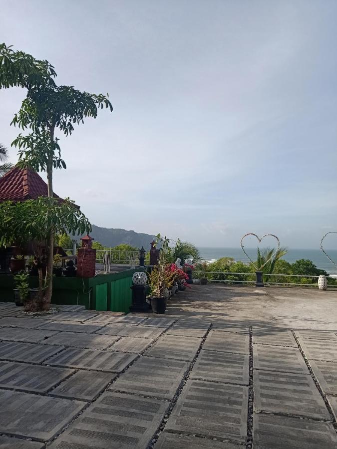 Losmen Kinasih Puncak & Gazebo Pandang Bantul Ngoại thất bức ảnh