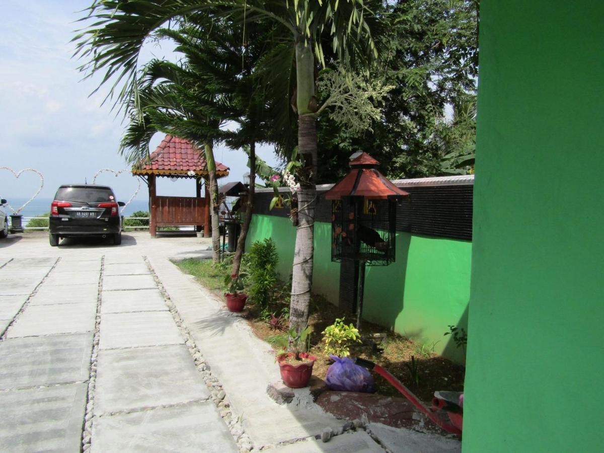 Losmen Kinasih Puncak & Gazebo Pandang Bantul Ngoại thất bức ảnh