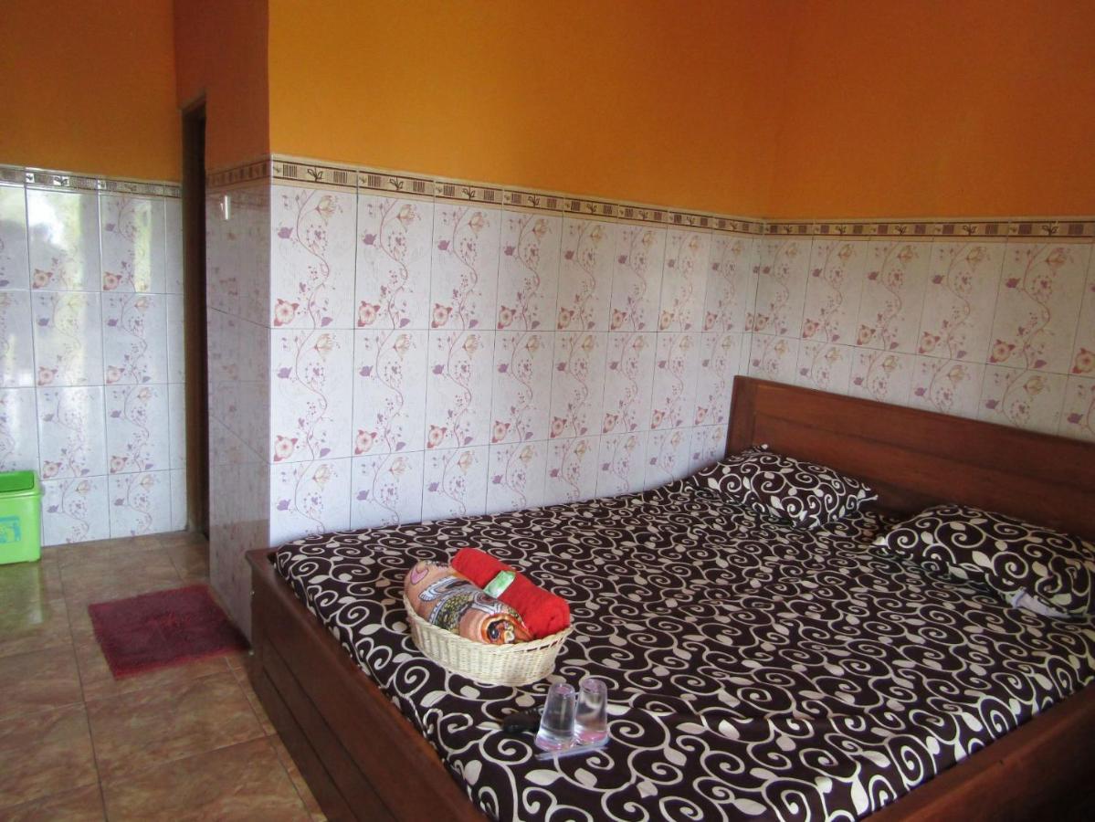Losmen Kinasih Puncak & Gazebo Pandang Bantul Ngoại thất bức ảnh