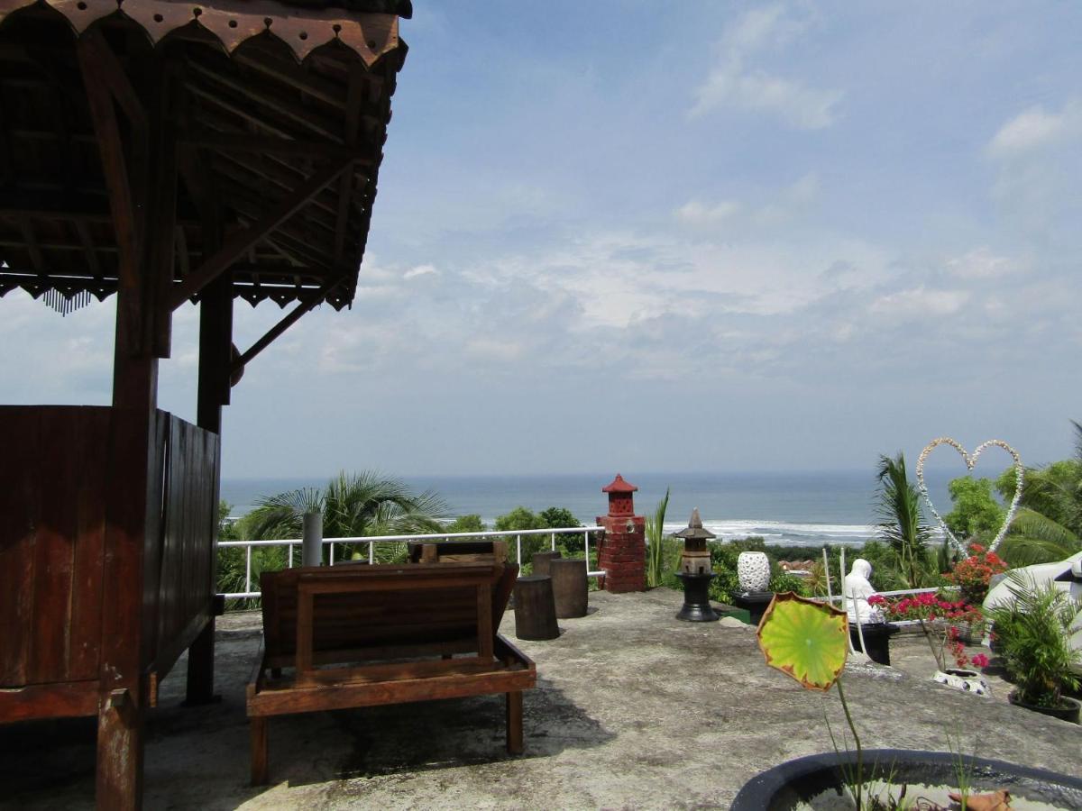 Losmen Kinasih Puncak & Gazebo Pandang Bantul Ngoại thất bức ảnh