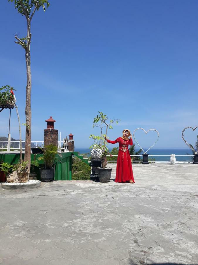 Losmen Kinasih Puncak & Gazebo Pandang Bantul Ngoại thất bức ảnh